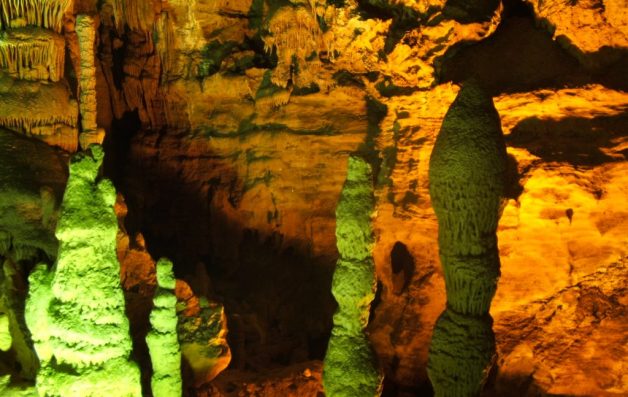 Salões subterrâneos revelam o outro lado das belezas de Minas